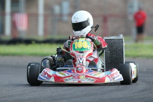 Garrett Boone kept himself in the S2 title chase, winning Sunday’s feature (Photo: dreamscaptured.net)