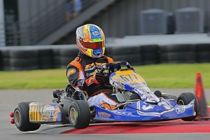 Rudolph led early in heat one, dropping to third with a bent chassis and old rain tires (Photo: Studio52.us)