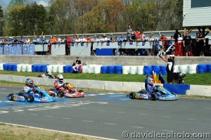 Zach Holden drove through the outside grass to reach the stripe first in Yamaha Junior (Photo: DavidLeePhoto.com)
