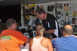 George Sieracki providing the great trackside support for Franklin Motorsports (Photo: Kathy Churchill - USPKS)