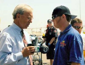 Murley in discussion with IndyCar 500 winner Buddy Rice